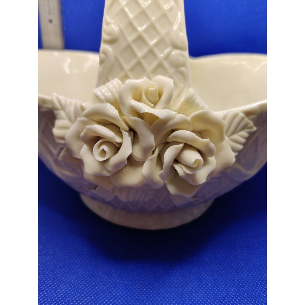 Ceramic Basket with Roses - Picture 2 of 4